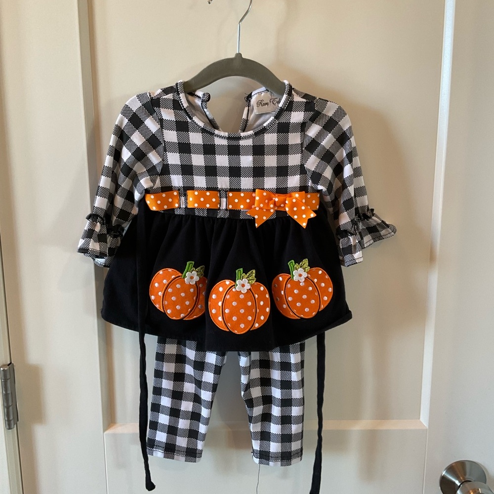 Rare Editions Black and White Checkered Pumpkin Set